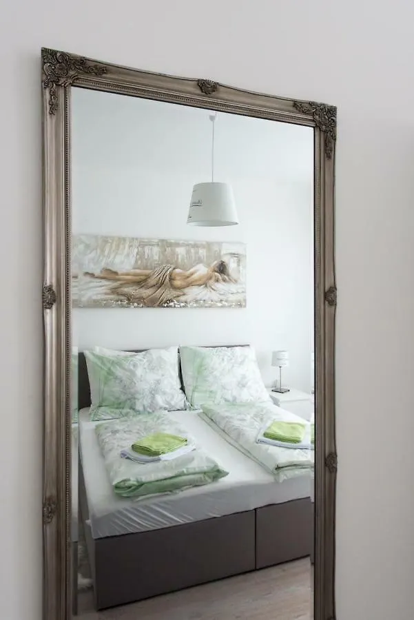 Let It Be Vienna U1, U2, U4 Karlsplatz Oper Apartment