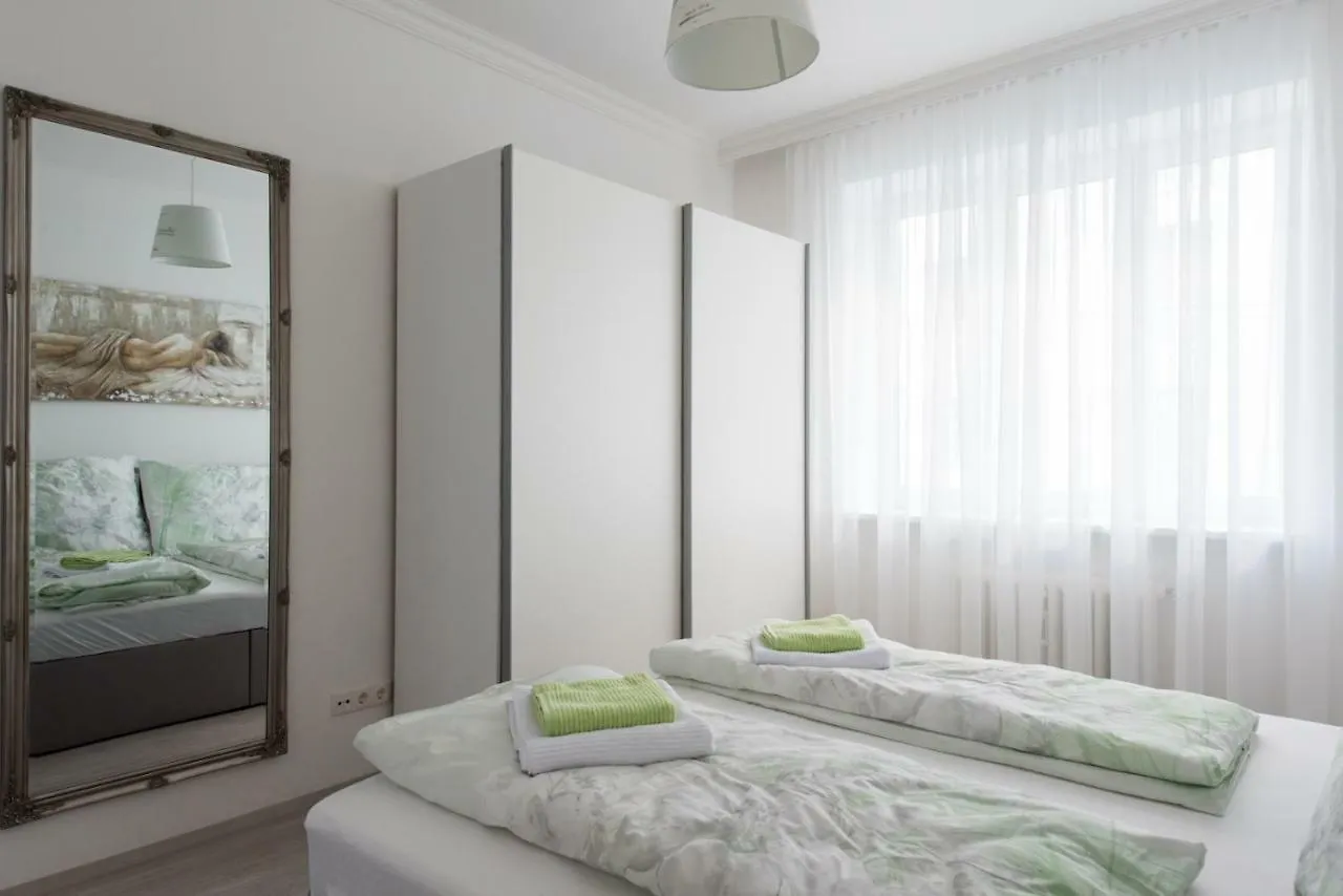 Let It Be Vienna U1, U2, U4 Karlsplatz Oper Apartment