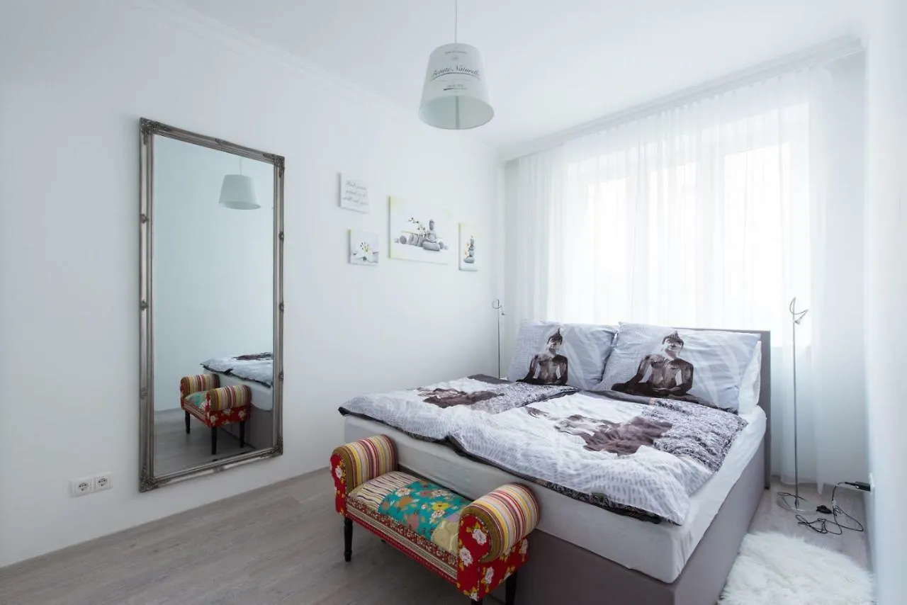 Let It Be Vienna U1, U2, U4 Karlsplatz Oper Apartment