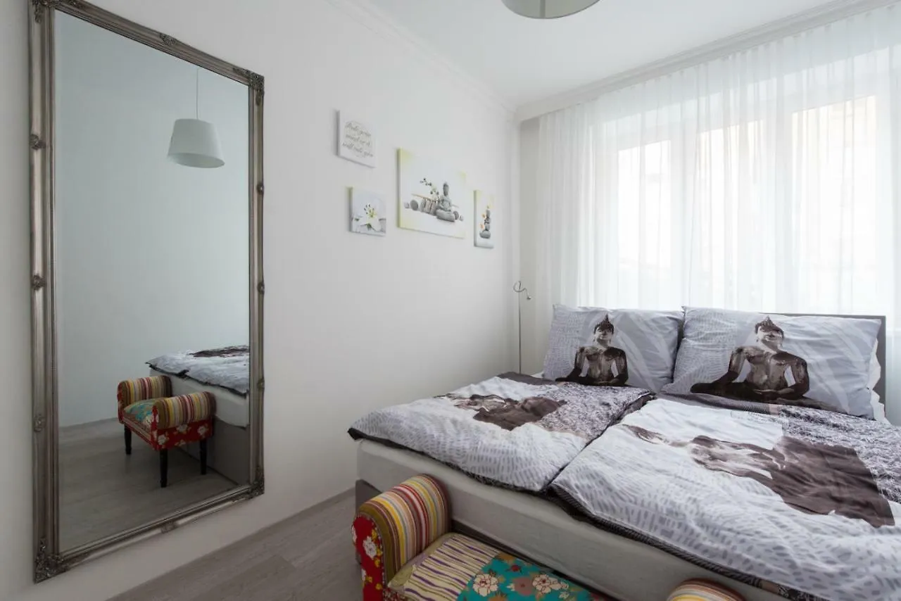 Let It Be Vienna U1, U2, U4 Karlsplatz Oper Apartment